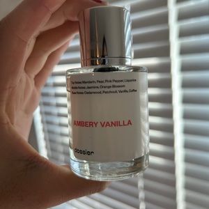DOSSIER PERFUME